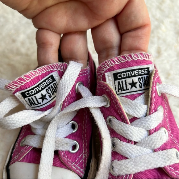 COPY - Toddler Converse Allstars Fuchsia tennis shoes sneakers Size 4 - Picture 6 of 9
